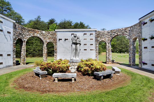 Catawba Memorial Park grounds