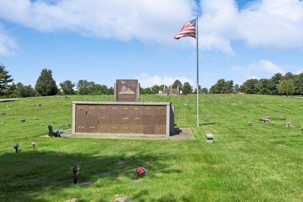 Cedar Hill Cemetery grounds