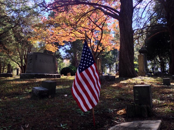 Cedar Hill Cemetery grounds
