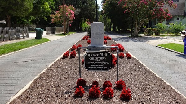 Cedar Hill Cemetery grounds
