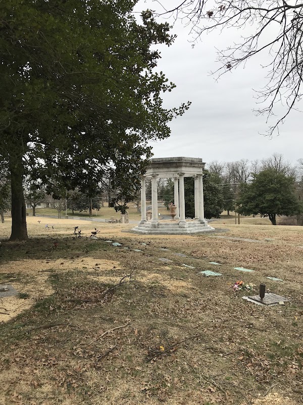 Cedar Hill Cemetery grounds