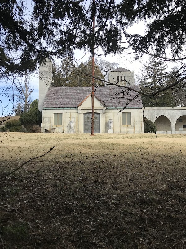 Cedar Hill Cemetery grounds