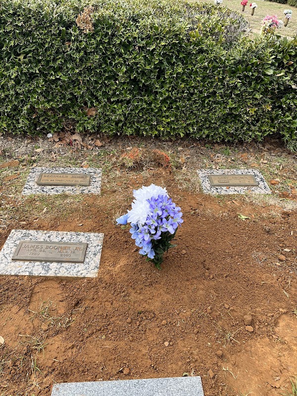 Cedar Hill Memorial Park Cemetery grounds
