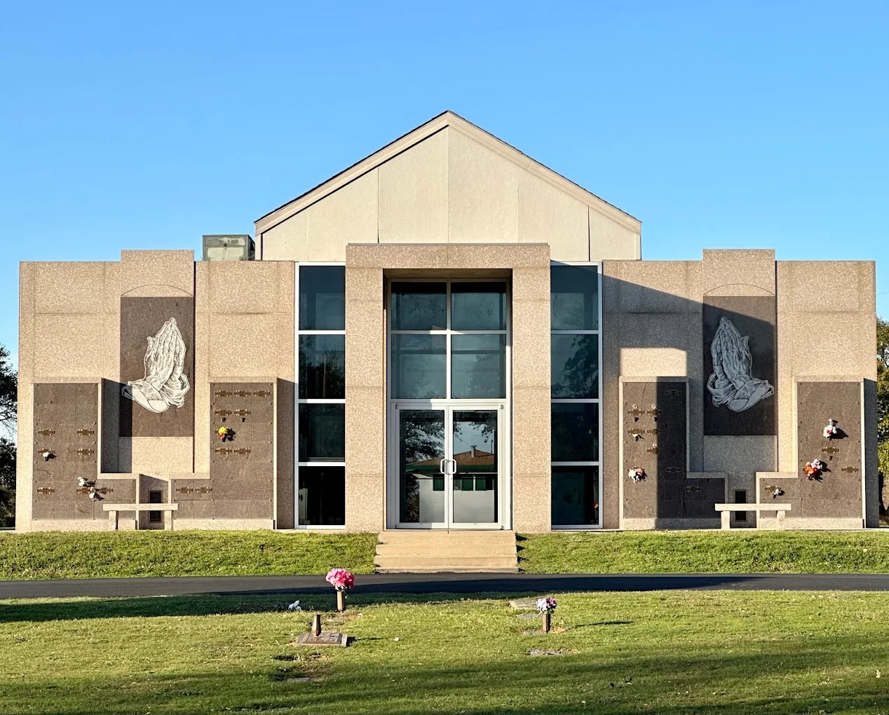 Cedar Hill Memorial Park Cemetery cemetery grounds and headstones
