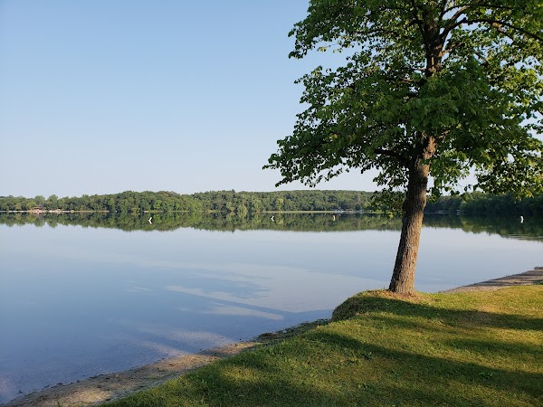Cedar Lake Memorial Park grounds