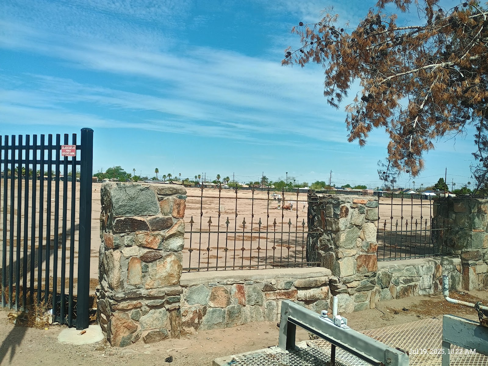 Cementerio Lindo cemetery grounds and headstones