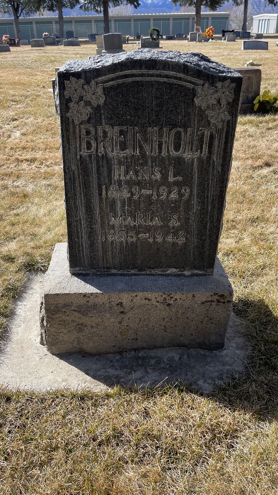 Cemetery Park headstone and grounds