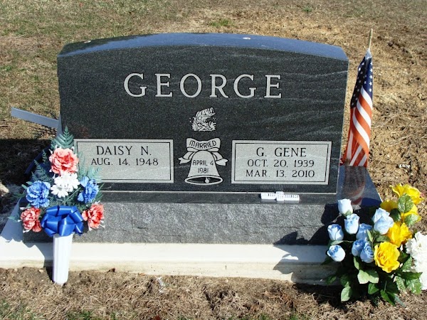 Center Cemetery, Silver Lake, Indiana grounds