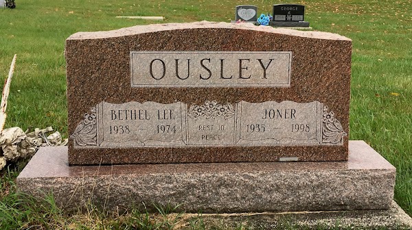 Center Cemetery, Silver Lake, Indiana grounds