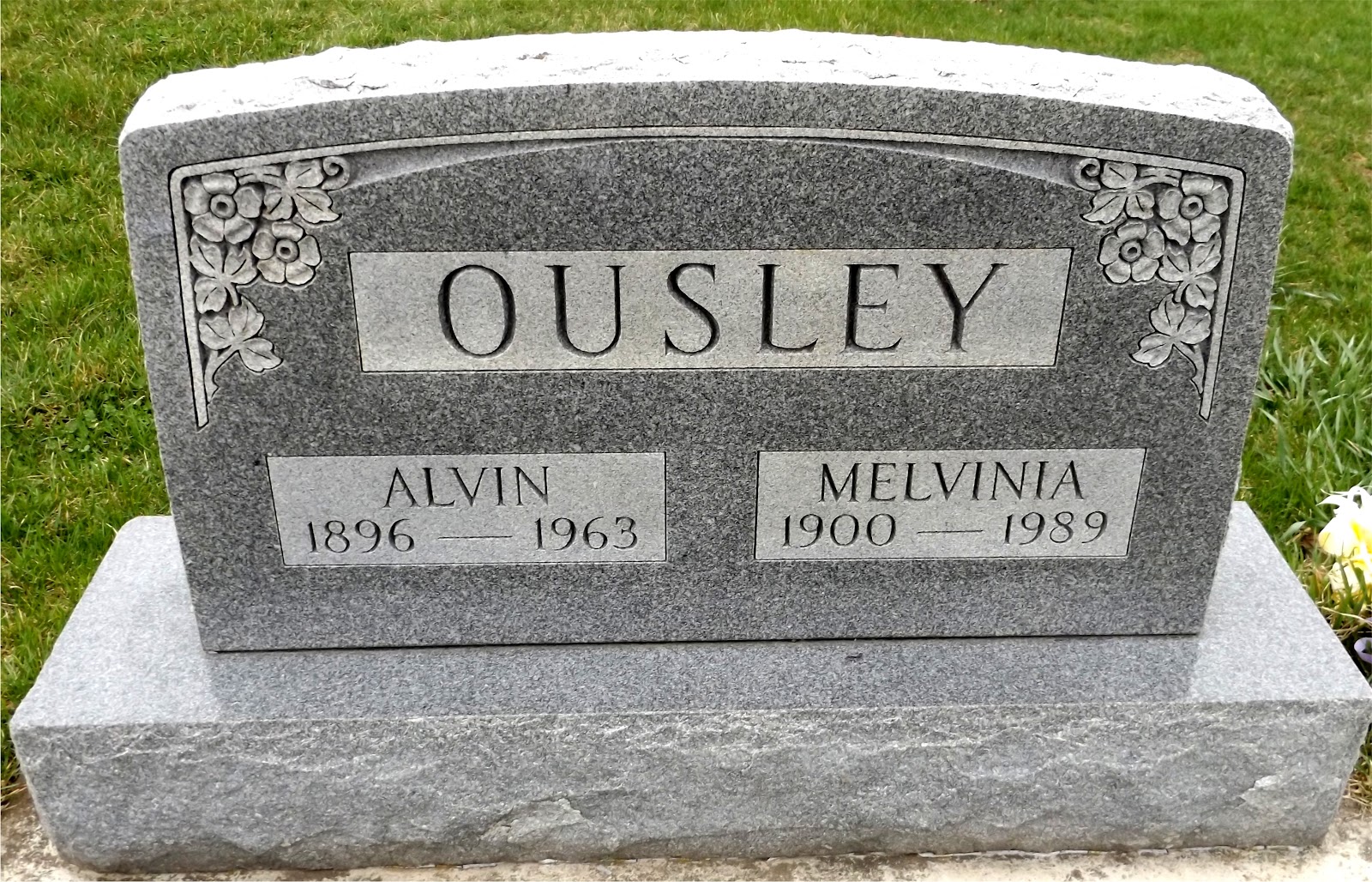 Center Cemetery, Silver Lake, Indiana cemetery grounds and headstones