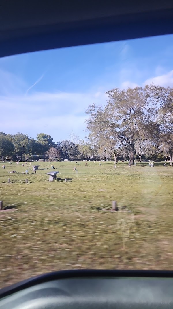 Chapel Hill Cemetery grounds