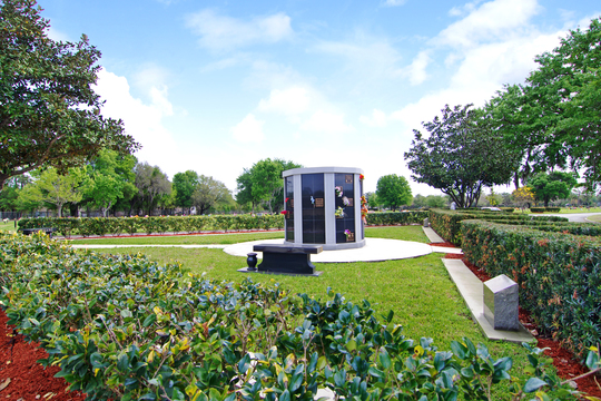 Chapel Hill Cemetery grounds