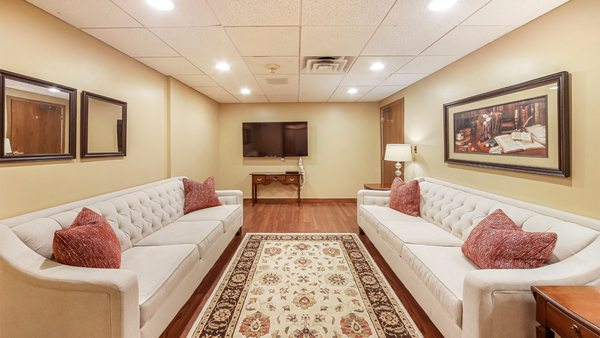 Chapel Hill Funeral Home & Memorial Gardens grounds