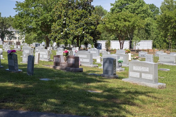 Chapel Hill Memorial Cemetery grounds