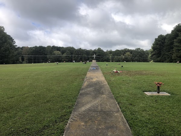 Chapel Hill Memorial Gardens grounds
