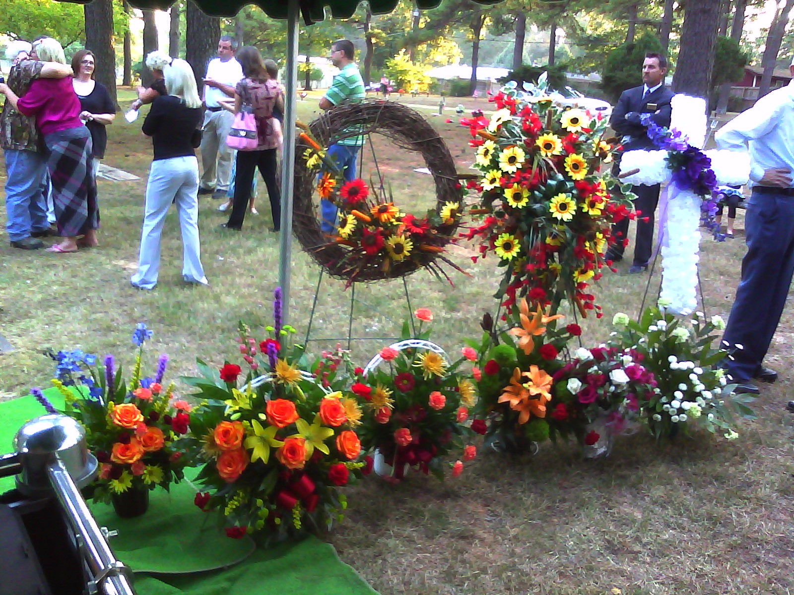 Chapel Hill Memorial Park & Mslm cemetery grounds and headstones