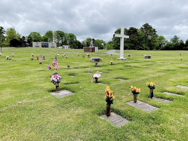 Chapel Lawn Memorial Park grounds