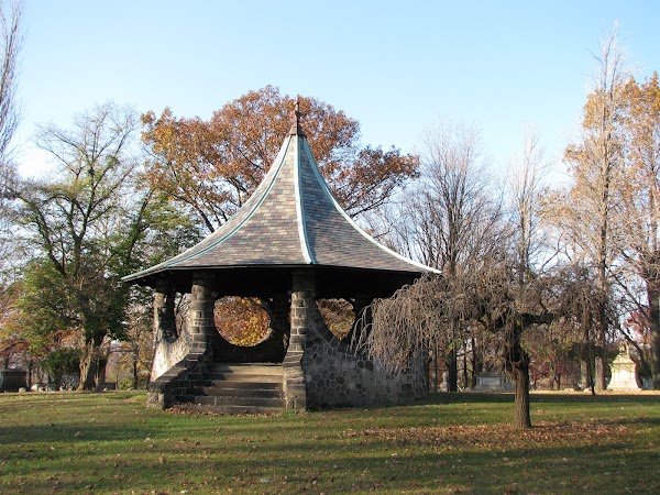 Charles Evans Cemetery grounds