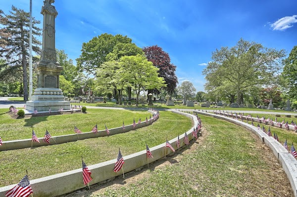 Charles Evans Cemetery grounds