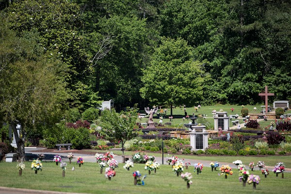 Cheatham Hill Memorial Park grounds