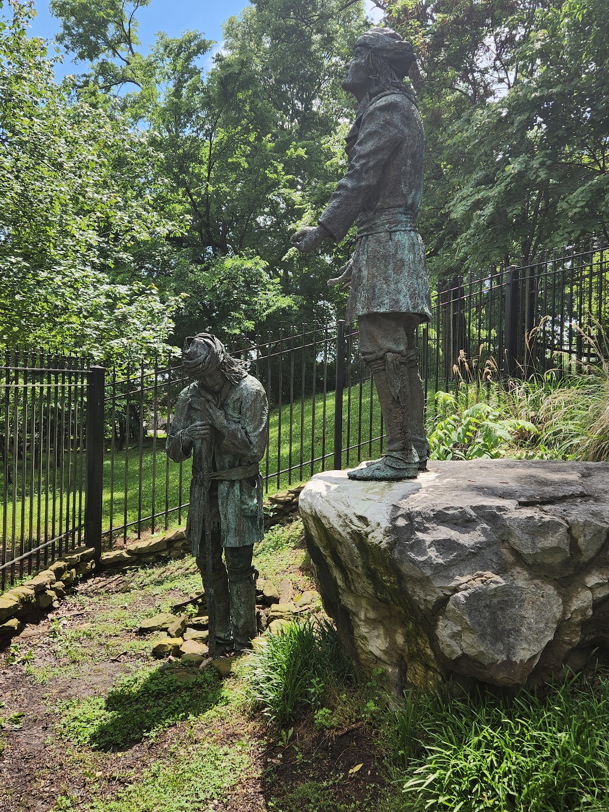 Cherokee Trail Of Tears Commemorative Park cemetery grounds and headstones