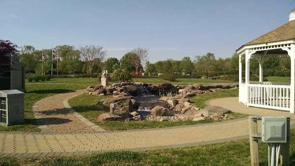 Chesapeake Highlands Memorial Gardens grounds