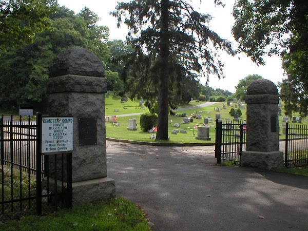 Chestnut Hill Cemetery grounds