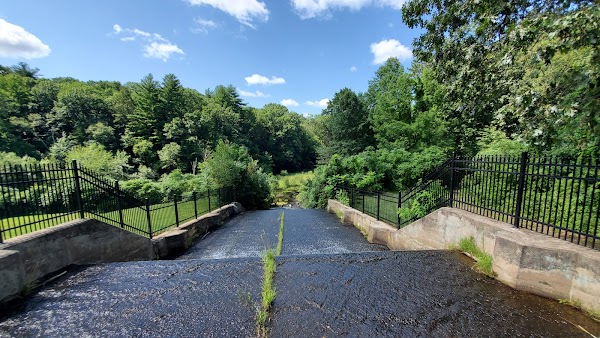 Chicopee Memorial State Park grounds