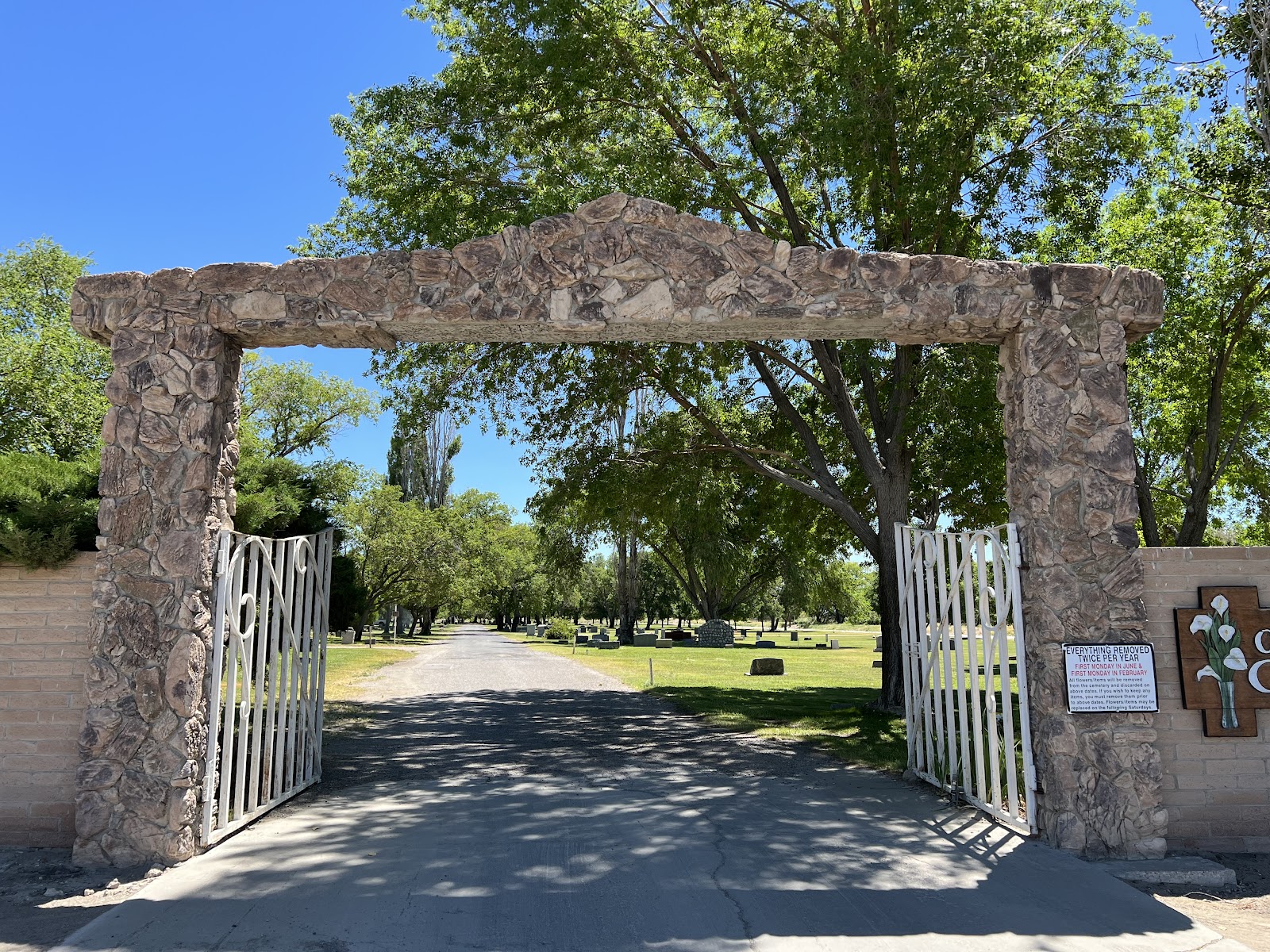 Churchill County Cemetery cemetery grounds and headstones
