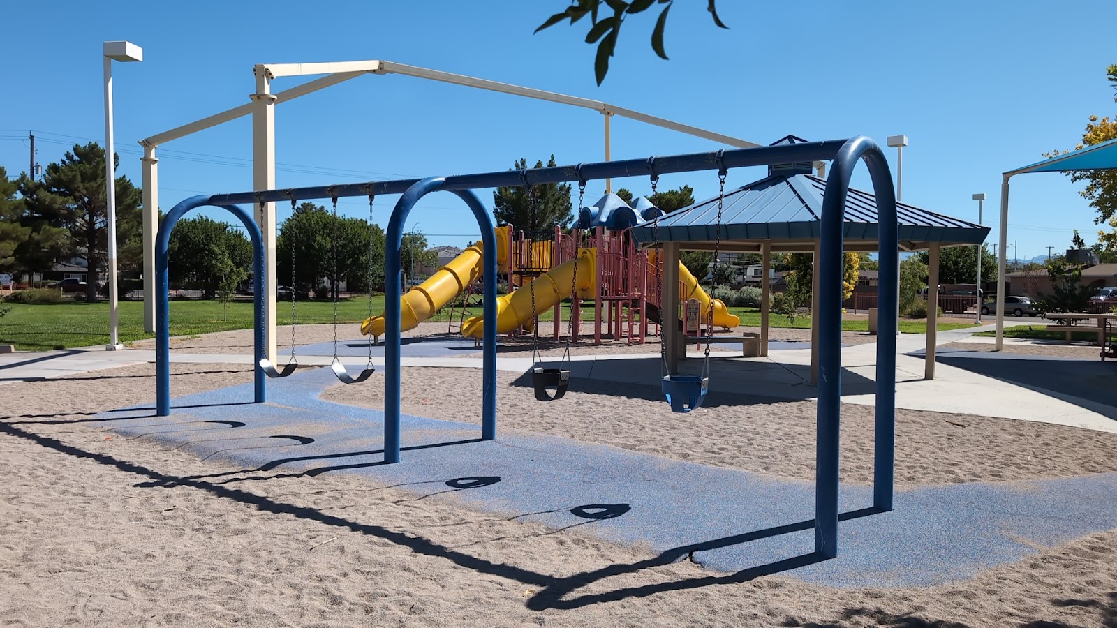 Clarence Ray Memorial Park cemetery grounds and headstones