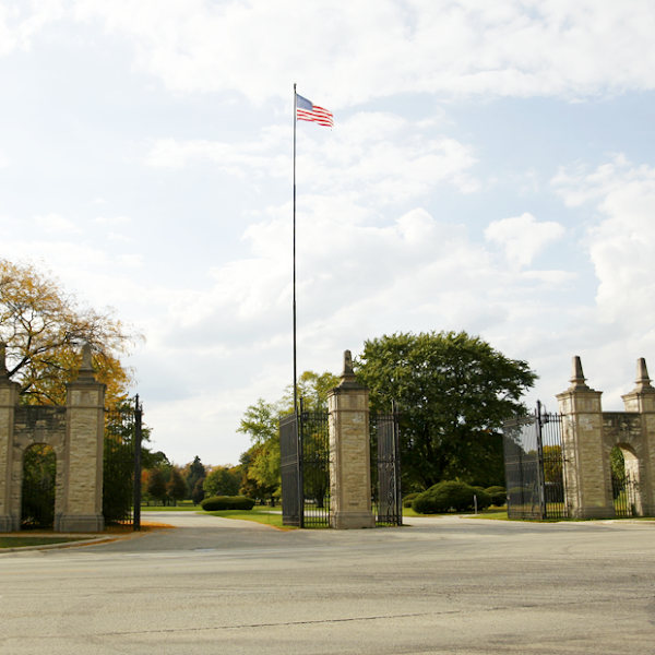 Clarendon Hills Cemetery grounds