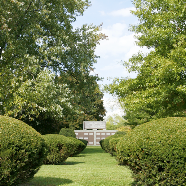 Clarendon Hills Cemetery grounds