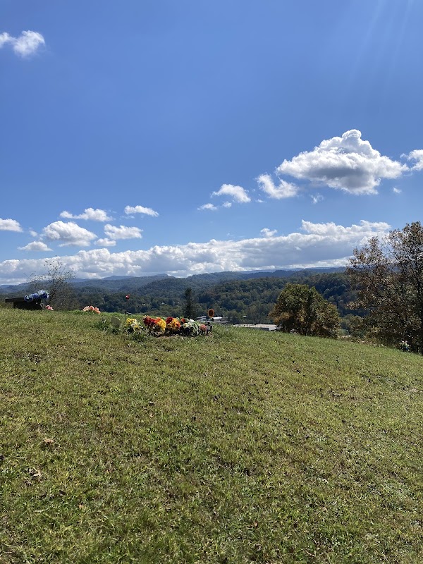 Clinch Valley Memorial Cemetery grounds