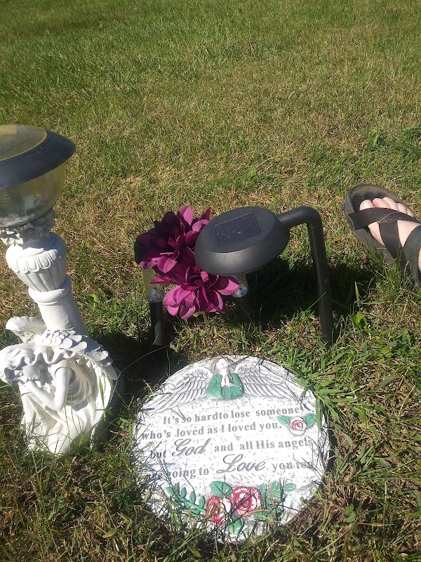 Clinton Lawn Cemetery grounds
