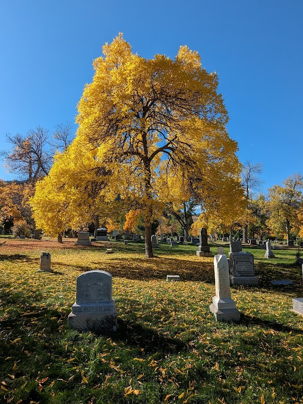 Columbia Cemetery grounds