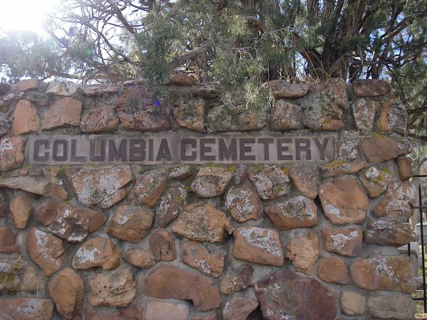 Columbia Cemetery grounds