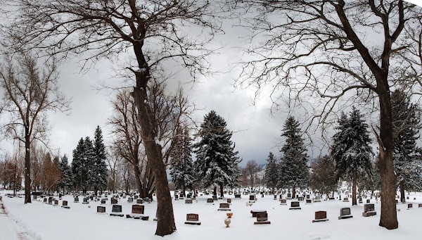 Columbia Cemetery grounds