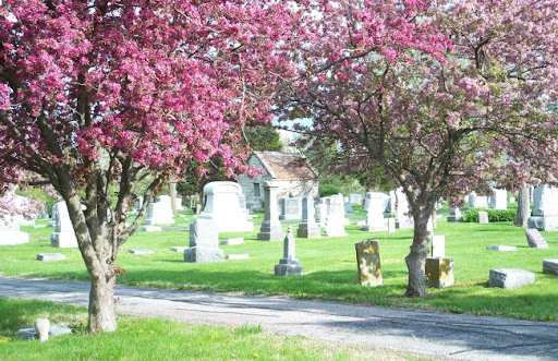 Columbia Cemetery grounds