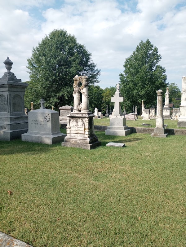 Columbia Cemetery grounds