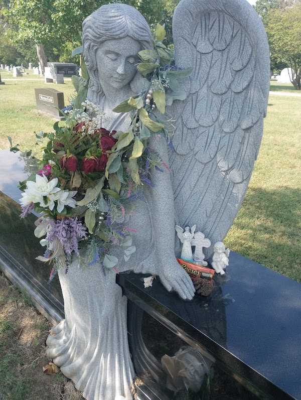 Columbia Cemetery grounds