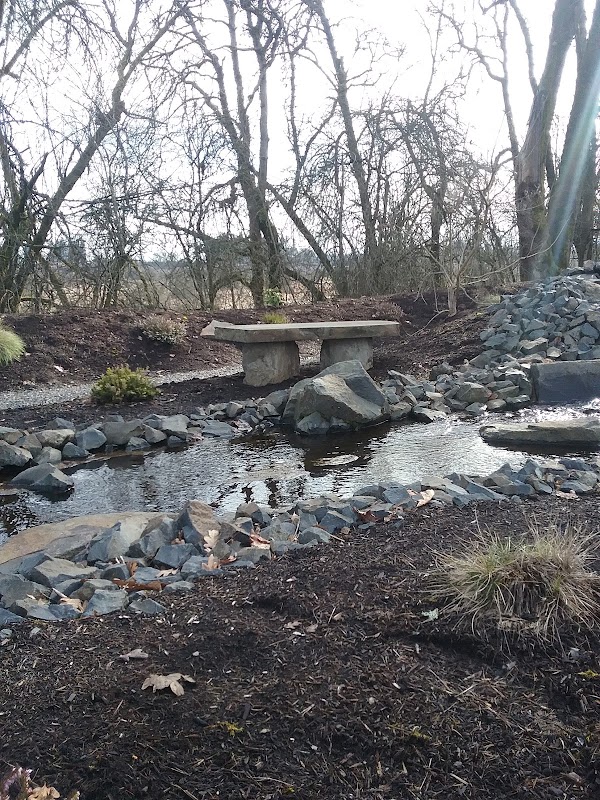 Columbia Memorial Gardens grounds