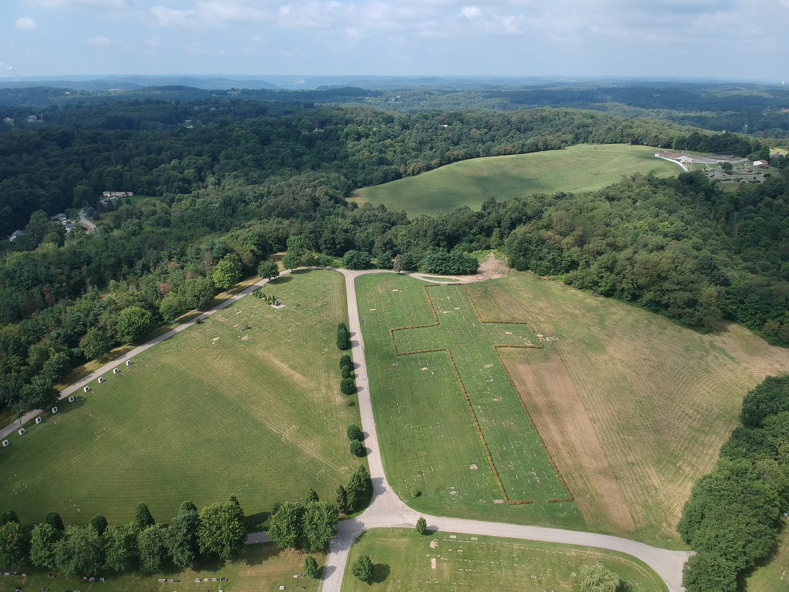 Columbiana County Memorial Park cemetery grounds and headstones
