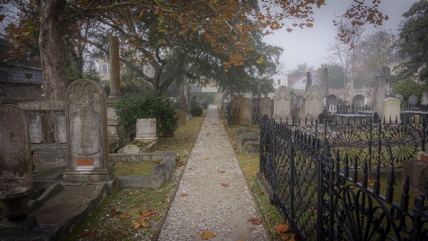 Coming Street Cemetery grounds