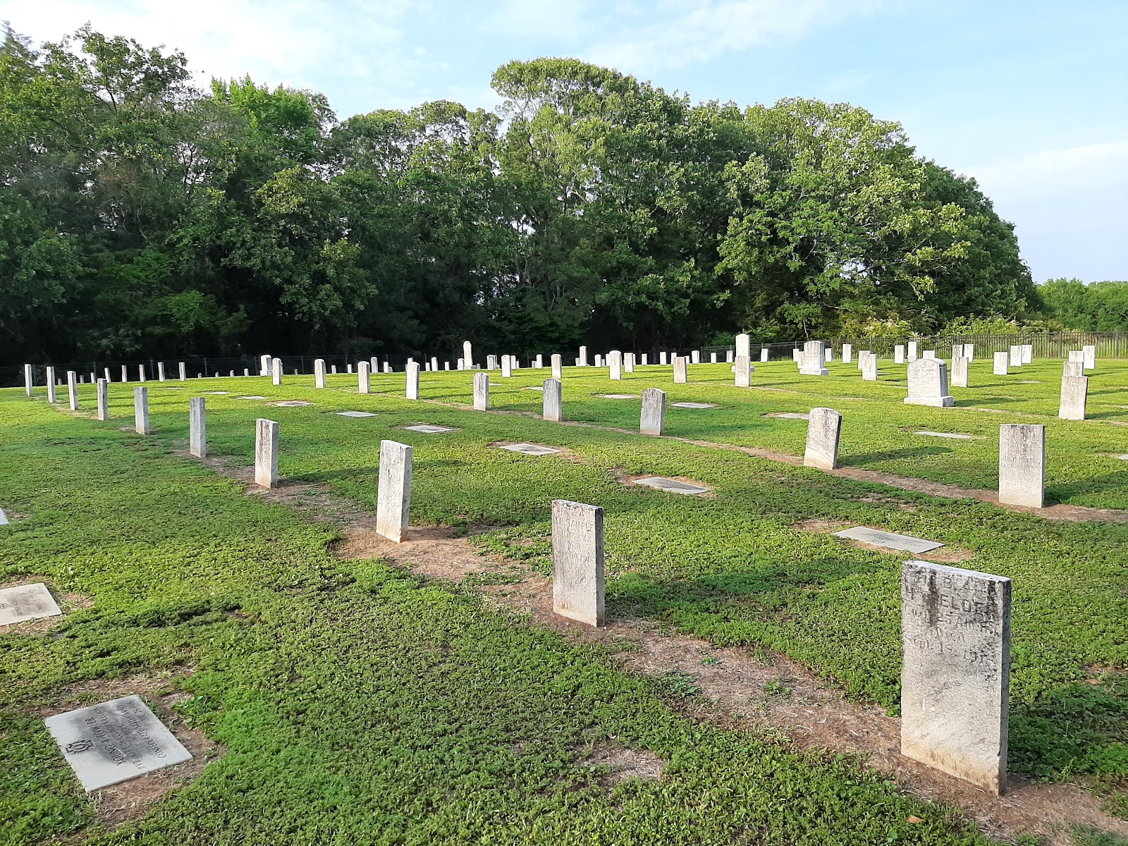 Confederate Memorial Park cemetery grounds and headstones
