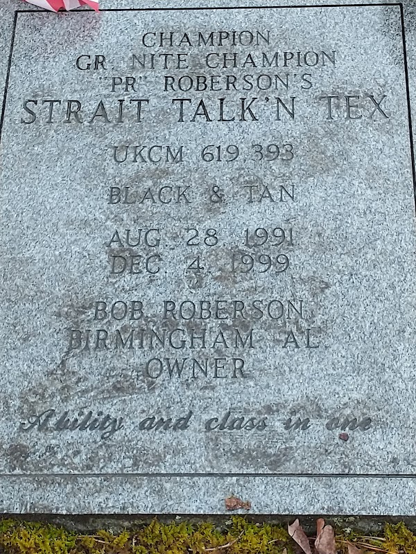 Coon Dog Cemetery grounds