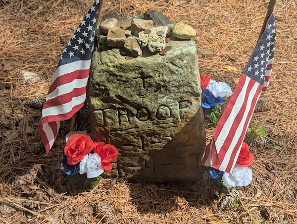 Coon Dog Cemetery grounds