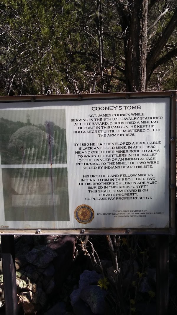 Cooney Tomb grounds