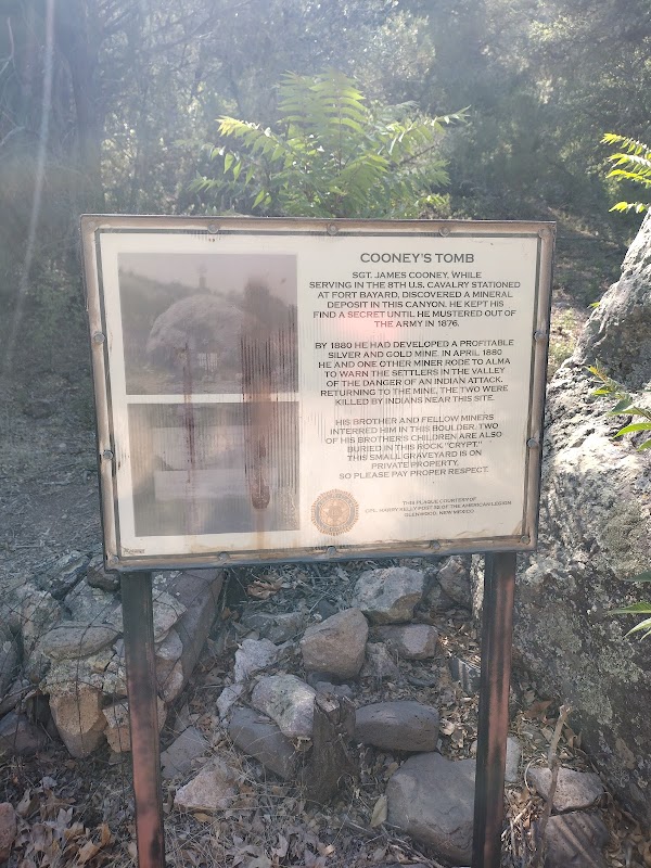 Cooney Tomb grounds