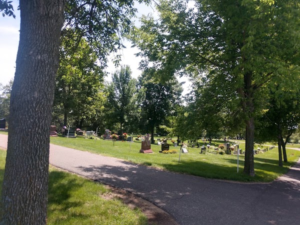 Cottage Grove Cemetery grounds