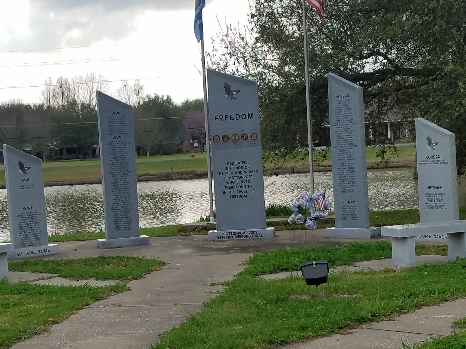 Cottonport Veteran’s Memorial cemetery grounds and headstones